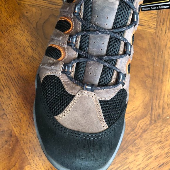 Brand New With Tags Stylish ECCO Boots - Picture 6 of 16